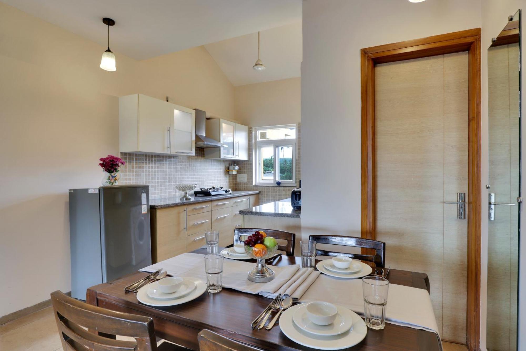 Veera Strand Park Serviced Apartments Near Calangute Exteriör bild